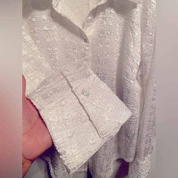 Essentials by Milano White Blouse - Picture 8 of 8